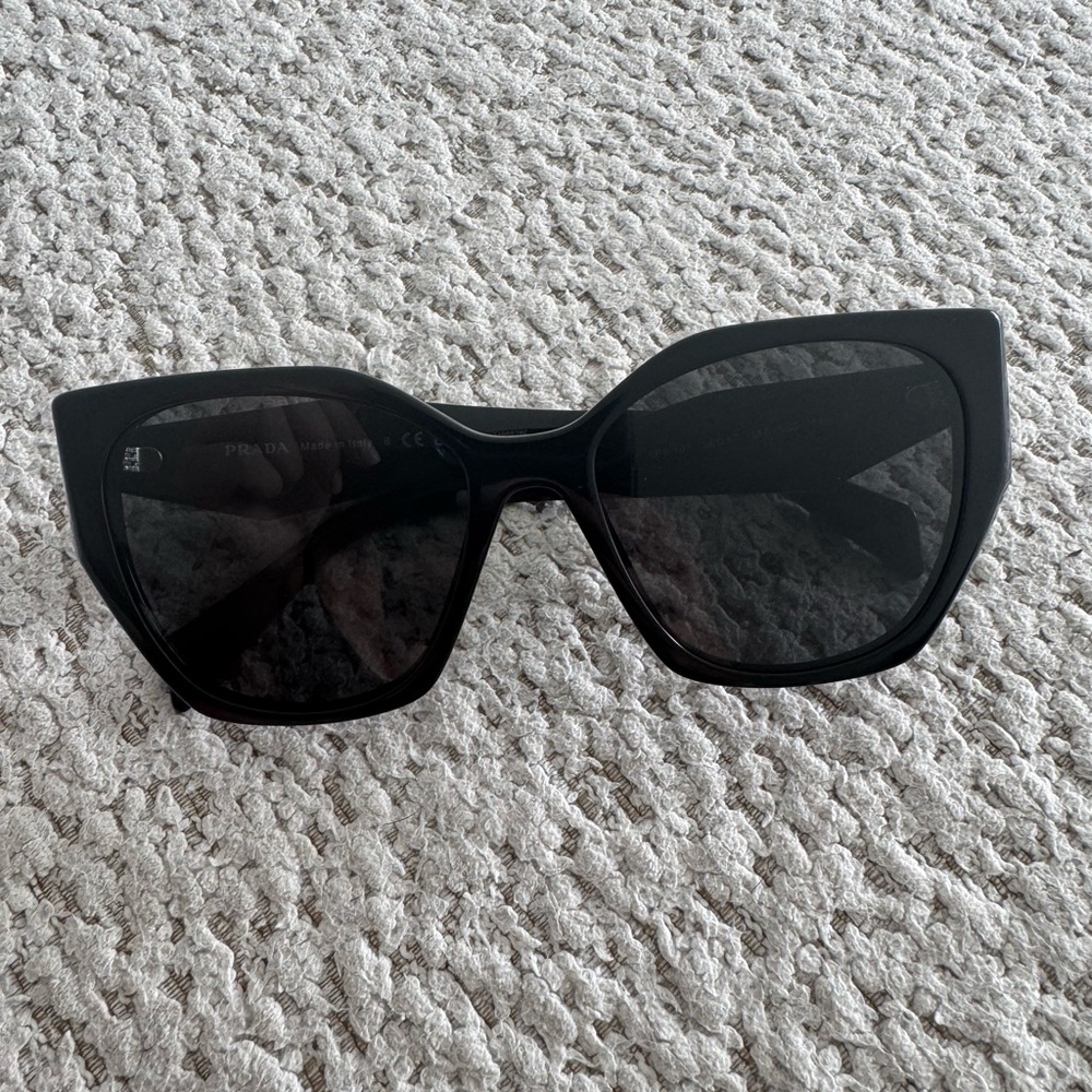 Prada Sunglasses 100% authentic - Picture 6 of 9